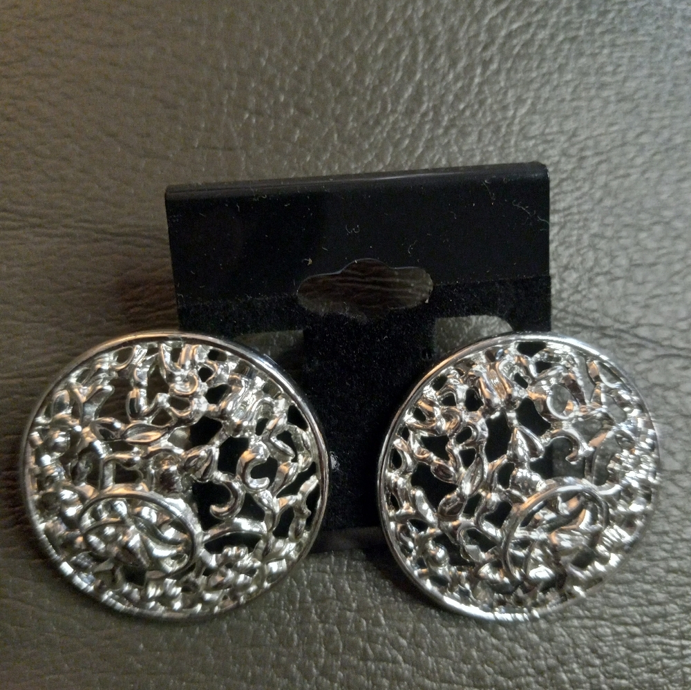 CLIP-ON EARRINGS Elegant Silver Filigree